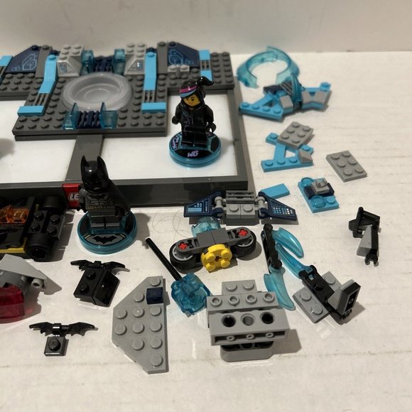 LEGO Dimensions PS3/PS4/WII U Lot of Figures and Pieces (No Game) w/ Extras - Picture 4 of 16